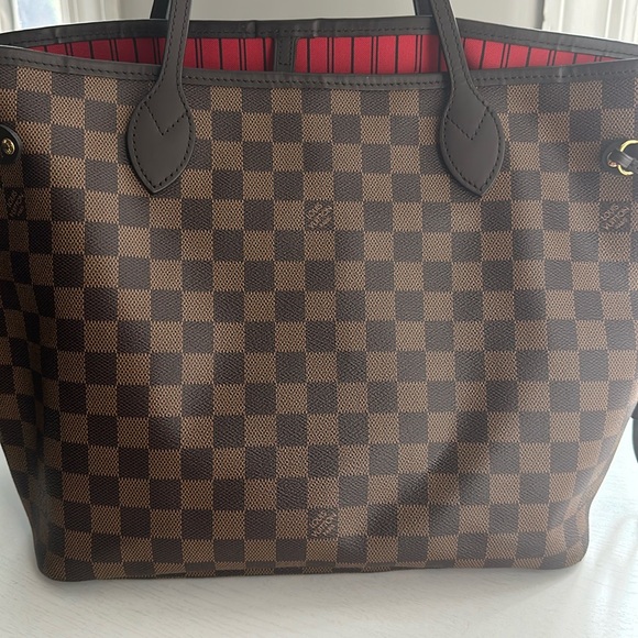 Beautiful slightly used authentic Louis Vuitton Neverfull - Picture 1 of 4